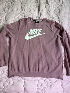 Nike Women’s Mauve/Pink Crewneck Sweatshirt with White Logo